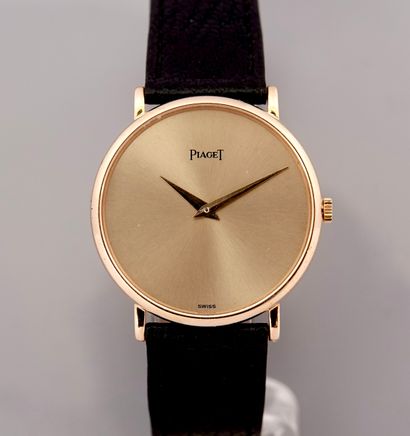 null 
PIAGET, Extra-flat watchband in yellow gold, 750 MM, round case, gold back,...