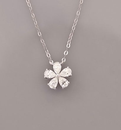 null Fine white gold necklace, 750 MM, centered with a diamond flower totaling 0.45...