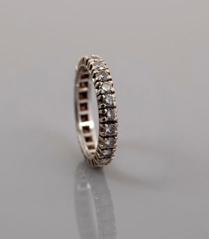 null Wedding ring in white gold, 750 MM, highlighted with diamonds totaling 1.20...