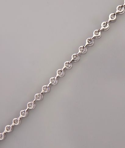 null MESSIKA, Bracelet ligne en or gris, 750 MM, souligné de diamants brillantés...