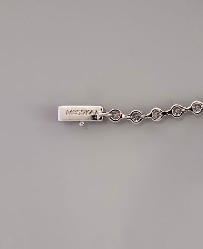 null MESSIKA, line bracelet in white gold, 750 MM, highlighted with very white brilliant-cut...