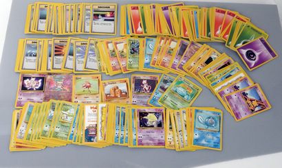 null BLOC WIZARDS
Intéressant lot d’environ 100 cartes pokémon en grande majorité...