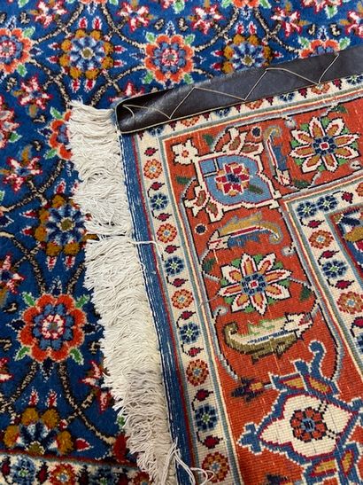 null Ceramics carpet (cotton warp and weft, wool pile), central Persia, circa 1940-1960

Dimensions...