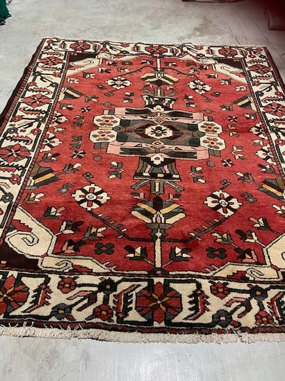 null Bakthiar carpet, circa 1940-1950

Dimensions : 202 x 174 cm