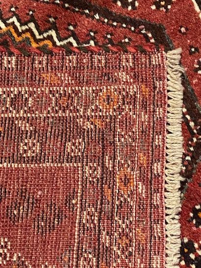 null Tapis Chiraz (chaîne, trame et velours en laine), Sud-ouest de la Perse, vers...