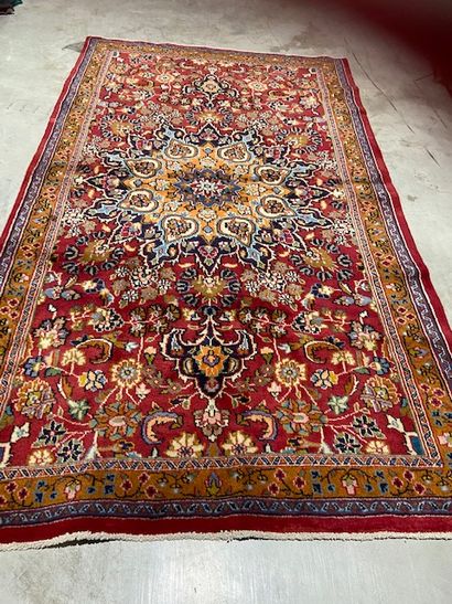 null Tapis Abadeh vers 1940

Dimensions : 230 x 150 cm