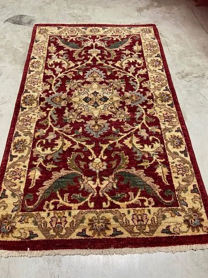 null Tapis Afghan (chaîne, trame et velours en laine), seconde moitié du XXe siècle

Dimensions...