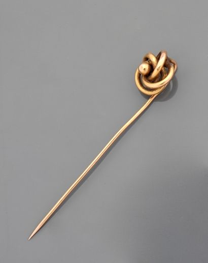 null Epingle de cravate en or jaune, 750 MM, dans son écrin, vers 1900, poids : 1,6gr....