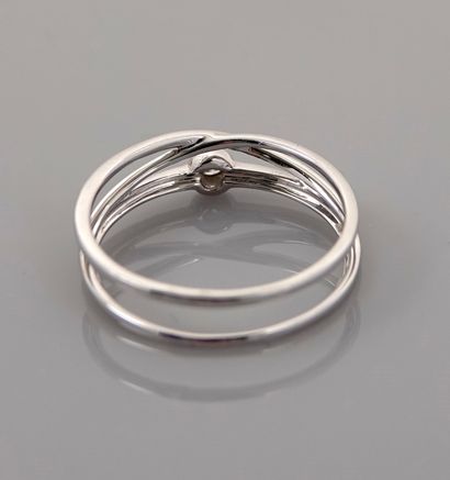 null Ring in white gold, 750 MM, simulating wedding ring and ring decorated with...
