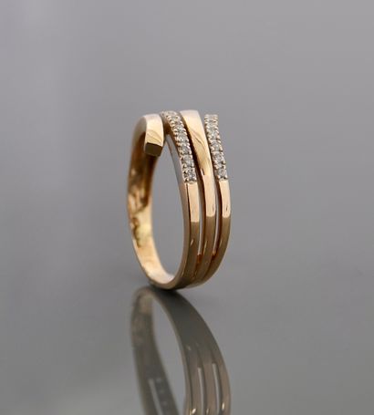 null Yellow gold ring, 750 MM, with two lines of diamonds, total 0.40 carat, size:...