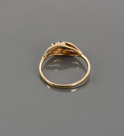 null Yellow gold ring, 750 MM, set with sapphires and diamonds, size: 55/56, weight:...