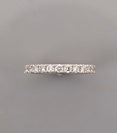 null Alliance en, platine 900 MM, soulignée de diamants total 1,30 carat, taille...
