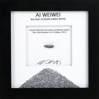 null Ai Weiwei
Sunflower seed, 2010
Hand-painted porcelain sunflower seed in its...