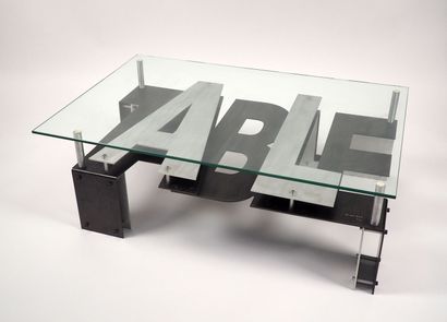 null Stéphane CIPRE (né en 1968)
Table, 2007
Table basse en acier et fonte d'aluminium
Signée,...