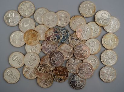 null Bulgarie 
Ensemble de 39 monnaies de 10 Leva
728 grammes Argent 640 

Expert...