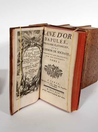 null 1 lot de 5 vol. : 2 vol. "L'âne d'or" d'Apulée et 3 vol. "Oeuvres de Tacité"
1693...