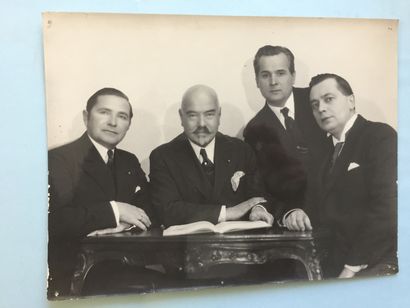 null SINGING - Kedroff Vocal Quartet: Large original photograph, size 18 x 24.5 cm...