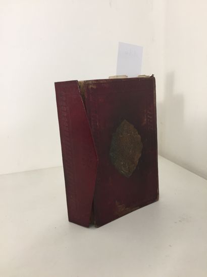 null CORAN Manuscrit ancien: In-12 basane rouge d'époque à rabat, plats orné d'un...