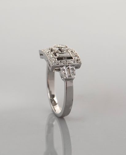 null Bague anneau en or gris, 750 MM, recouverte de diamants taille baguette et ronds,...