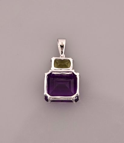 null White gold pendant, 750 MM, set with an emerald-cut amethyst weighing 6.10 carats...