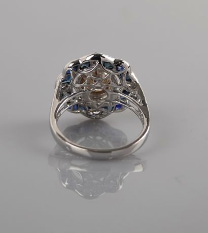 null Round ring in platinum 900 MM, centered with a diamond weighing 1,27 carat in...