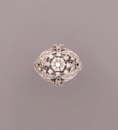 null Dome ring in white gold, 585 MM, covered with diamonds around a central diamond...
