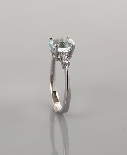 null Ring in white gold, 750 MM, set with an oval aquamarine weighing 1.66 carat,...