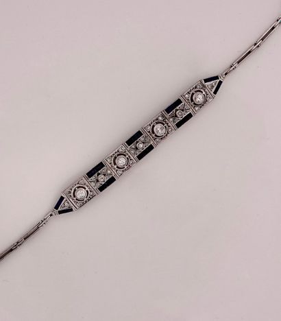 Art Déco. Bracelet en or gris, 750 MM, mailles...