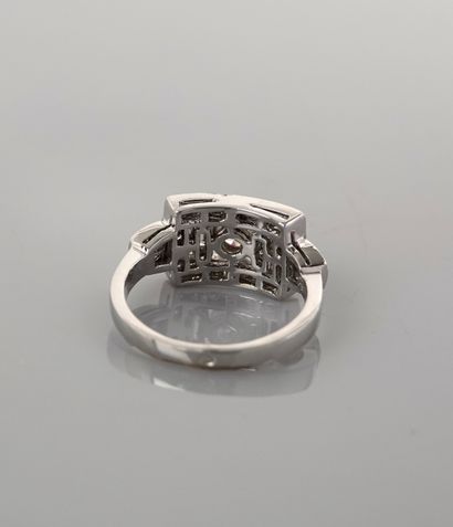 null Ring in white gold, 750 MM, covered with baguette and round diamonds, total...