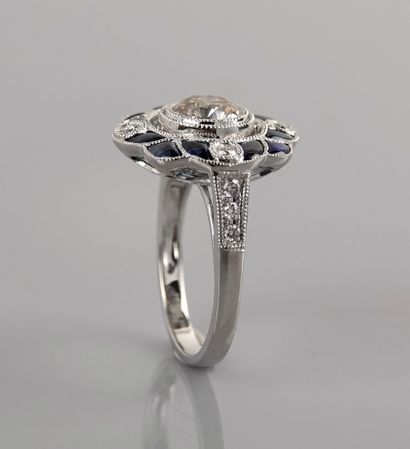 null Round ring in platinum 900 MM, centered with a diamond weighing 1,27 carat in...