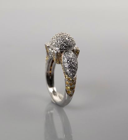 null Ring with " round-bosse " motives of white gold, 750 MM, covered with diamonds,...