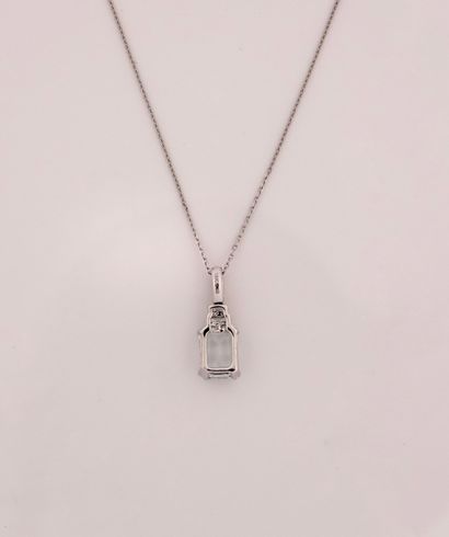 null Chain and pendant in white gold, 750 MM, adorned with an oval aquamarine weighing...