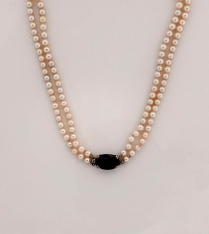 null Collier de deux rangs de perles de culture, fermoir en, platine 900 MM, orné...