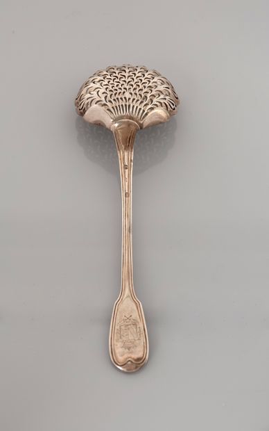 null MAHLER Goldsmith. Sprinkling spoon, silver 925 MM, model with net, engraved...