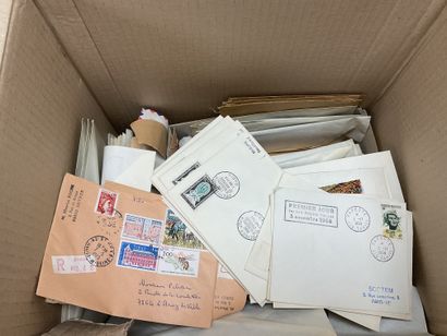 null France et Etranger : Ensemble de timbres modernes oblitérés dont courrier découpé,...