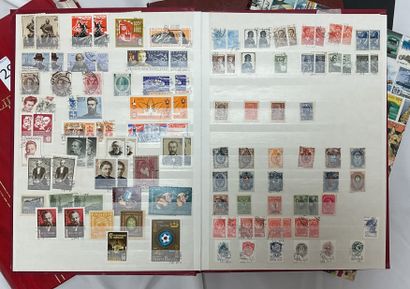 null Important lot de timbres en vrac, périodes classique, semi-moderne et moderne,...