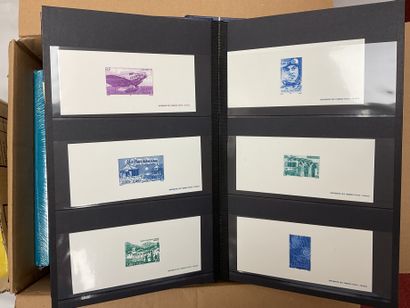 null Set of 34 copies of the "Book of Stamps", period 1997/2014 + 12 binders "Engravings...