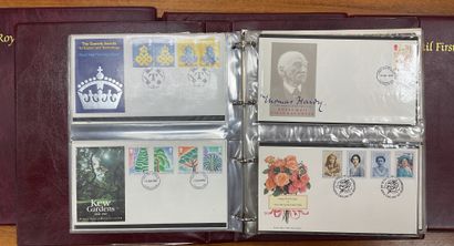 null Great Britain: Important set of FDC from the 1960s. B.
5 albums
O