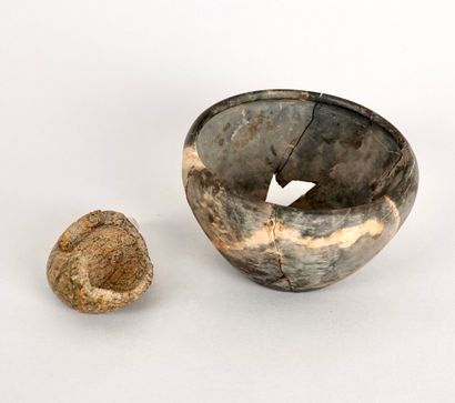 null Set of two damaged cups
Breche and others
Diameter 6 and 13 cm
Egypt Thinite...
