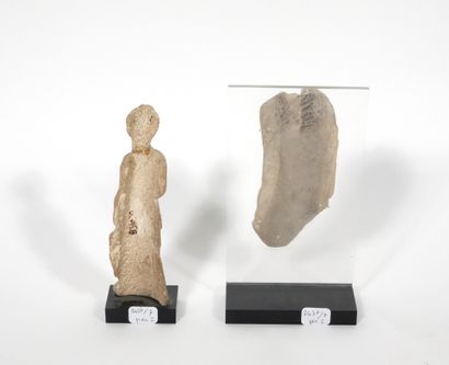 null Two representations of Venus anadyomede 
H. 11,5 cm
Broken, glued and missing
Roman...