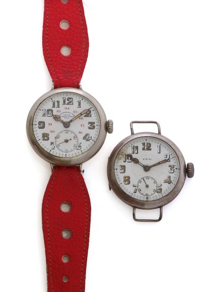 null Tissot et fils
Lot of two metal wristwatches, wire handles, one with a red bracelet,...