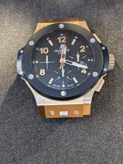 null Hublot
Pendulette murale en plastique et métal au modèle Big Bang de couleur...