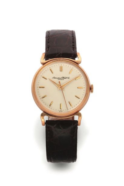 International Watch & Co Classic
Town watch in 18K 750-thousandths yellow gold with...