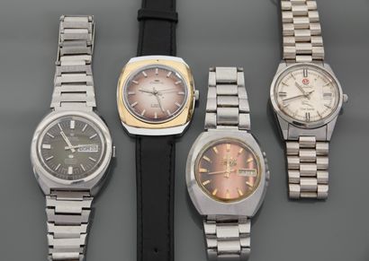 Lot de 4 montres (1970's) dont : Rado, Fortis,...