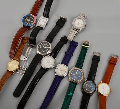 Lot de 10 montres de ville dont : Timex,...