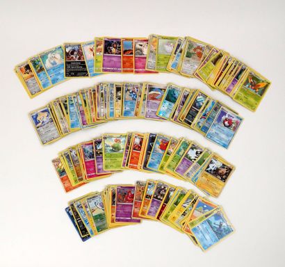 * POKEMON
Environ 160 cartes pokémon rares...
