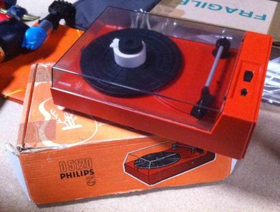 null PHILIPS D 5120 Tourne disques Mono en abs orange 45 T et 33 T (dans sa boite...