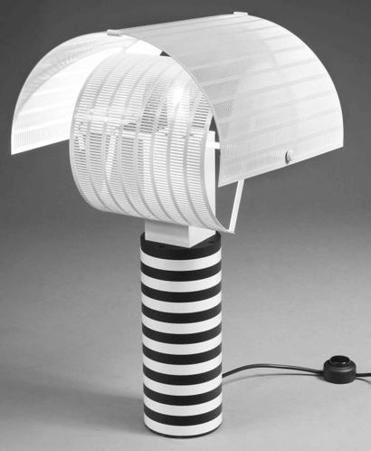 Mario BOTTA (Né en 1943) Lampe à poser modèle «Shogun» à structure en métal laqué...