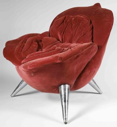 Masaroni UMEDA (né en 1941) Fauteuil modèle Rose Chair à structure moulée en métal...