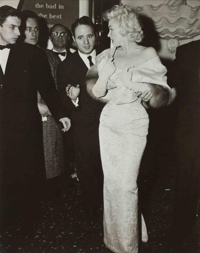 Phil BURCHMAN Marilyn Monroe à la première du film "à l'est d'Eden" d'Elia Kazan...